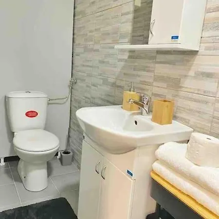 Lovely 1-bedroom At Balkanska Street